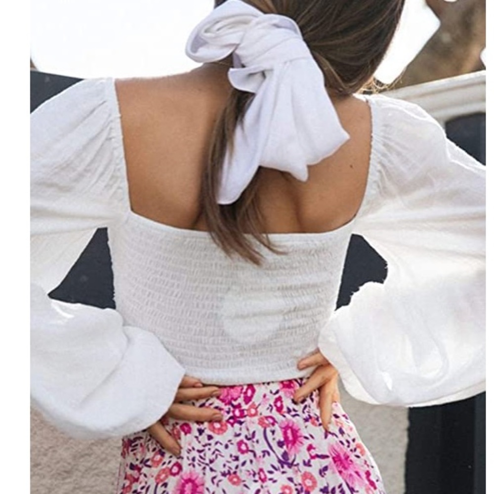 - Gorgeous White Smock Cinched Top - Picture 4 of 4